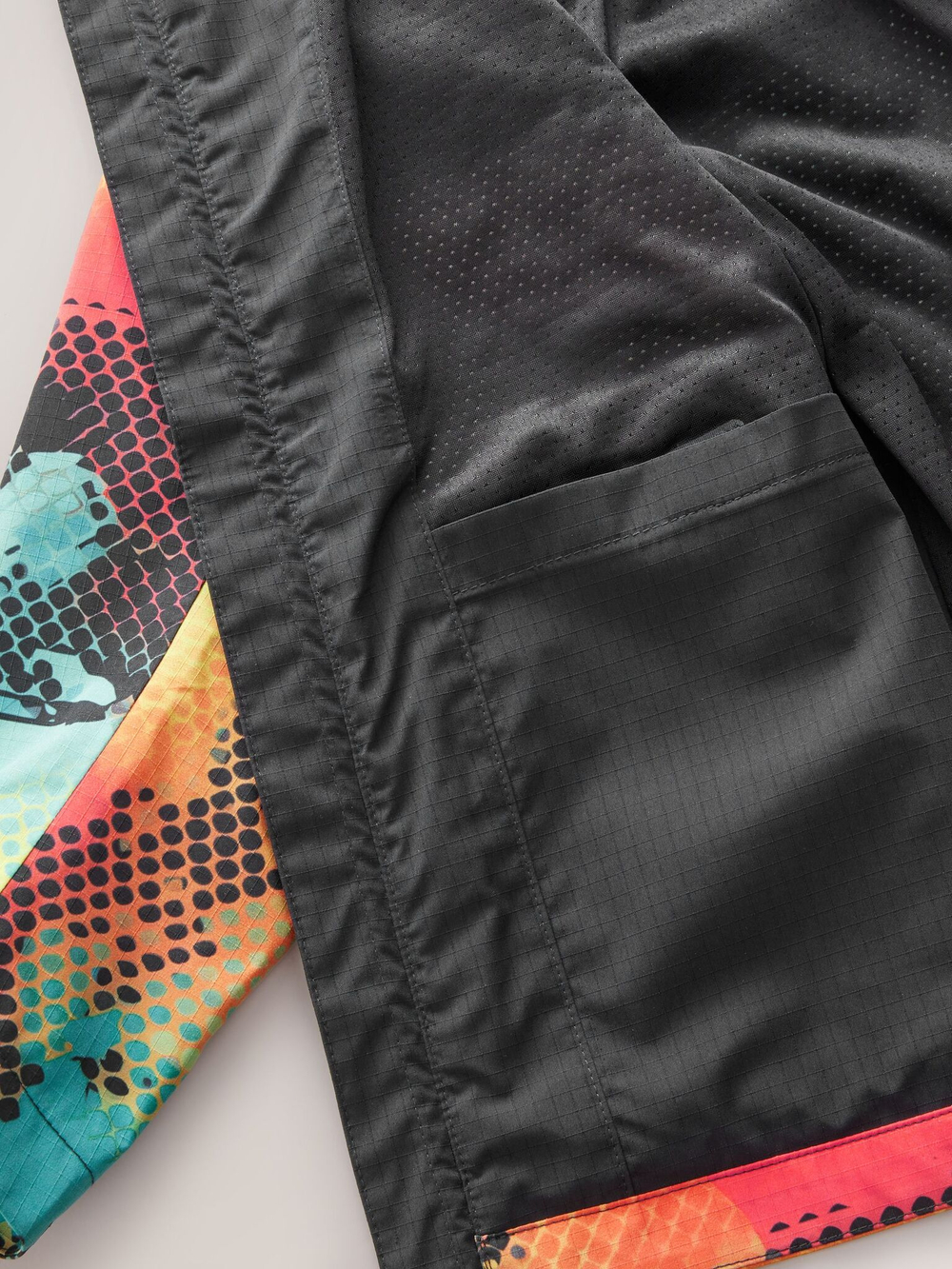 Куртка непромокаемая с сетчатой подкладкой для мальчика Next Q61-570, Черный