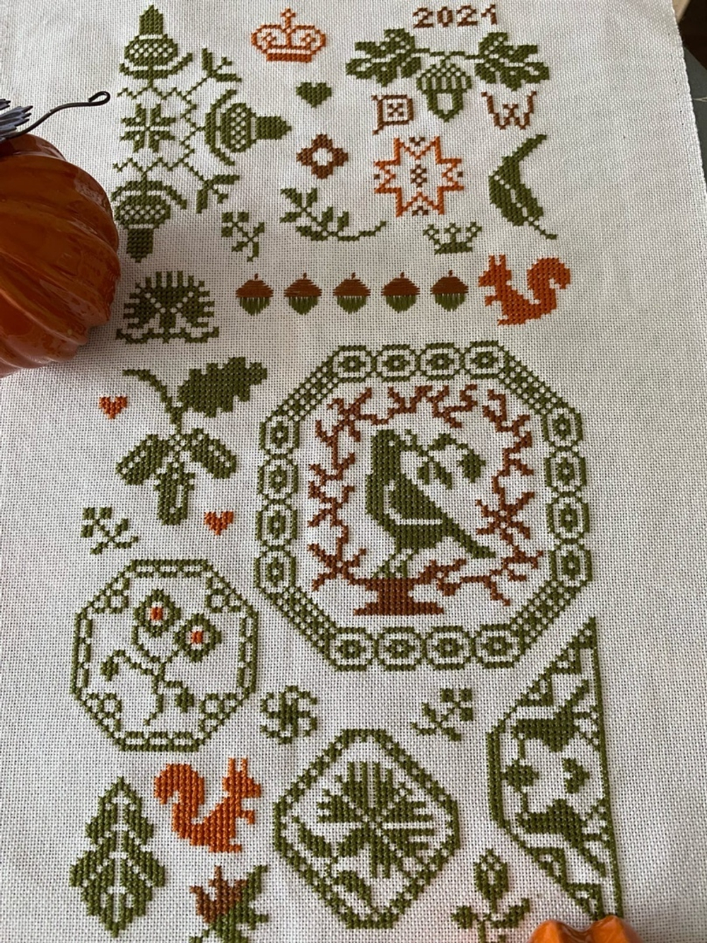 Дизайн "Anniversary of acorns"