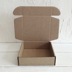 Коробка 18 х 18 х 4 см, бурая