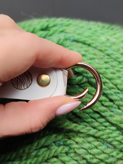 Брелок "Не могу завязать вязать"