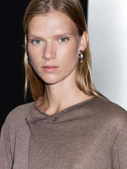 Massimo Dutti Футболка с коротким рукавом и асимметричной застежкой, экрю