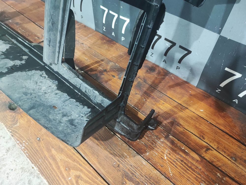 Дефлектор радиатора Santa Fe 4 Б/У Оригинал 29135S1000