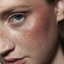 MAC Cosmetics Strobe Liquid Blush - Румяна в жидкой форме оттенок Magic Aura, 4 ml