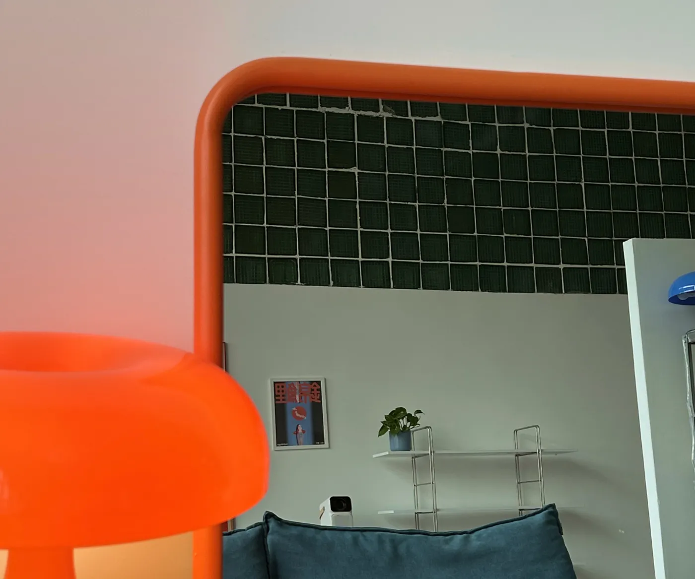 Зеркало на металлической раме 50х80 см, оранжевое