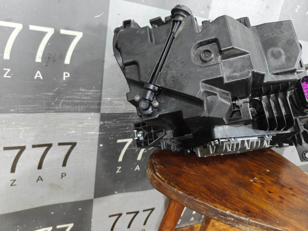 Фара левая LED Geely Monjaro 21-нв Б/У Оригинал 7051047300