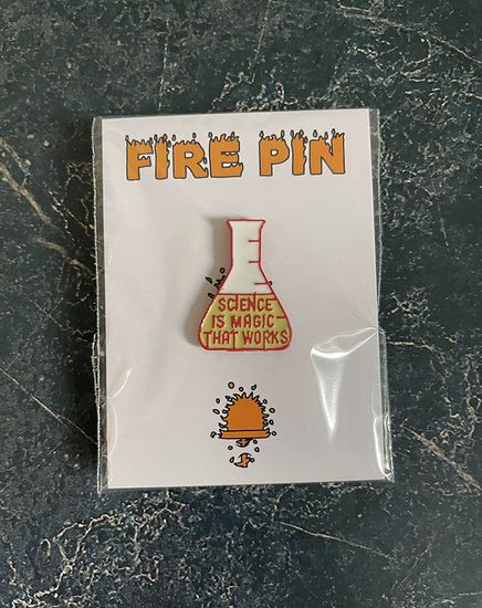 Значок металлический на одежду/Пин.  Science