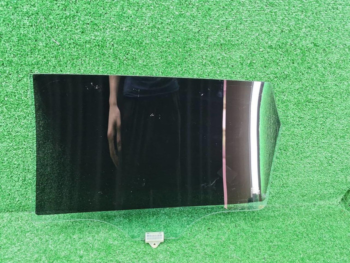 Стекло двери заднее RH Hyundai Santa Fe 4 TM 18-24