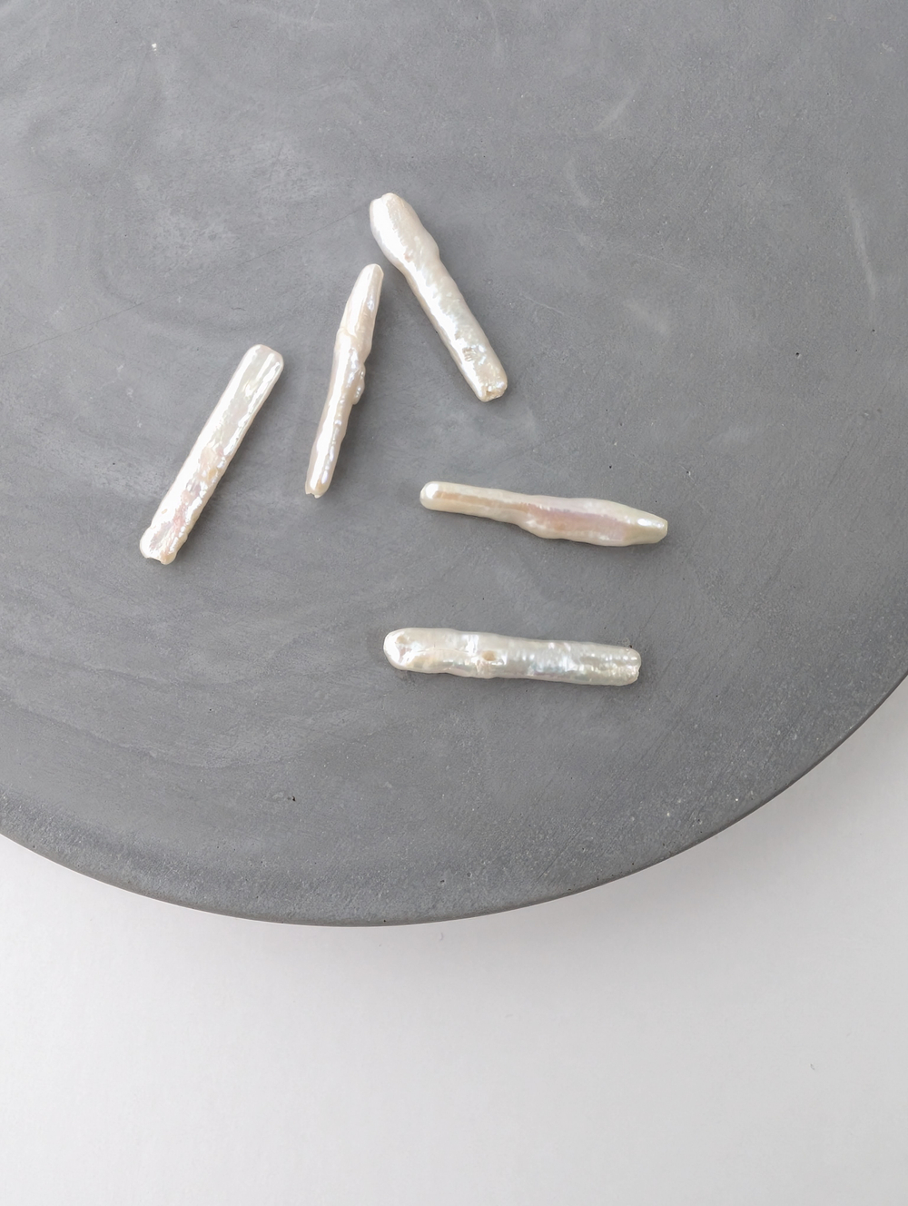 Жемчуг натуральный палочки 25*4.5мм, 1шт