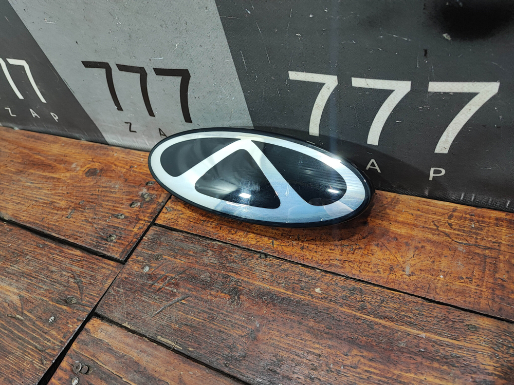 Эмблема решетки радиатора Chery Tiggo 8 Pro Max 22-нв Б/У Оригинал 605000978AA