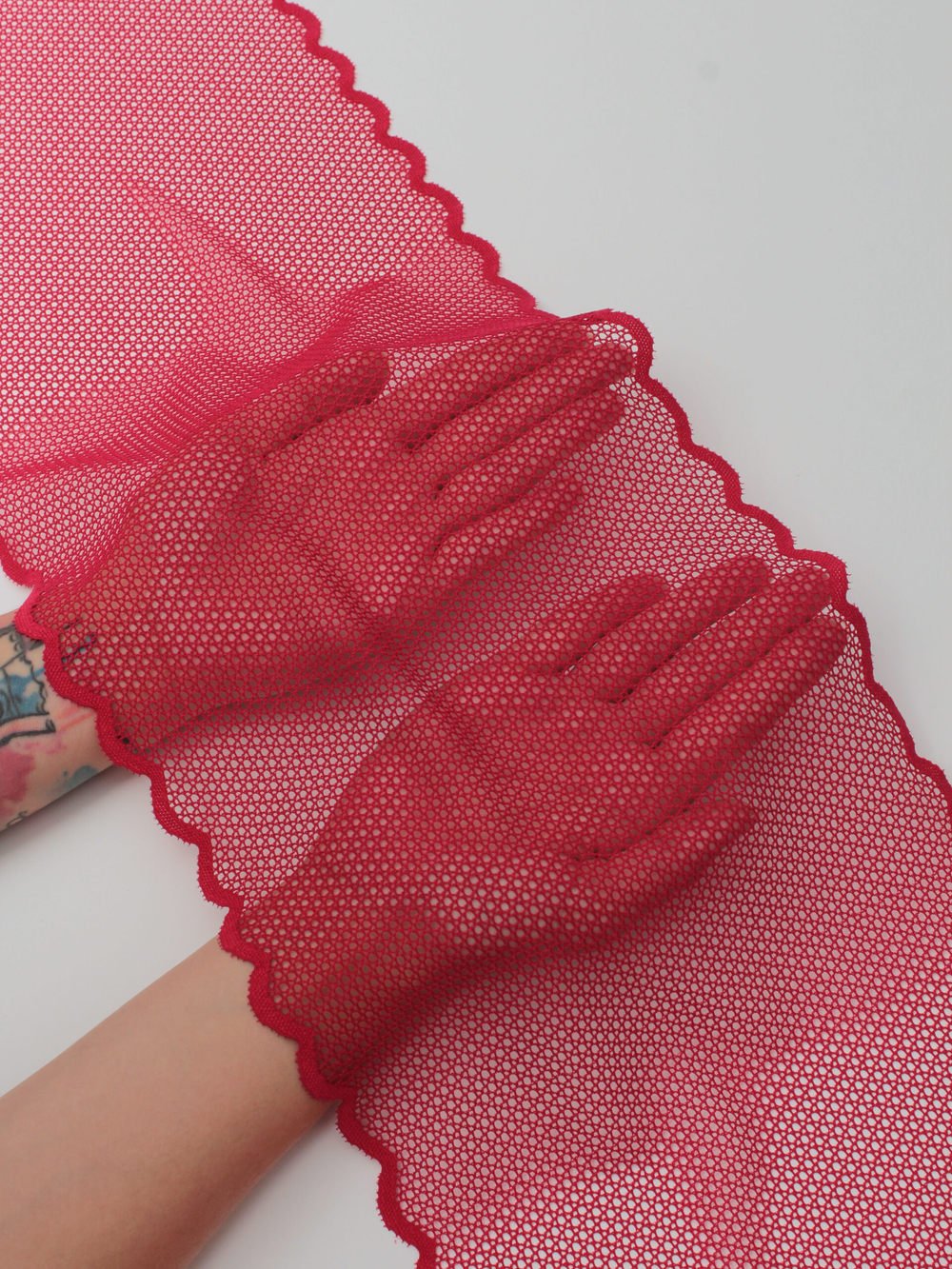 Эластичное кружево темно-красное крупная ячейка ширина 22 см