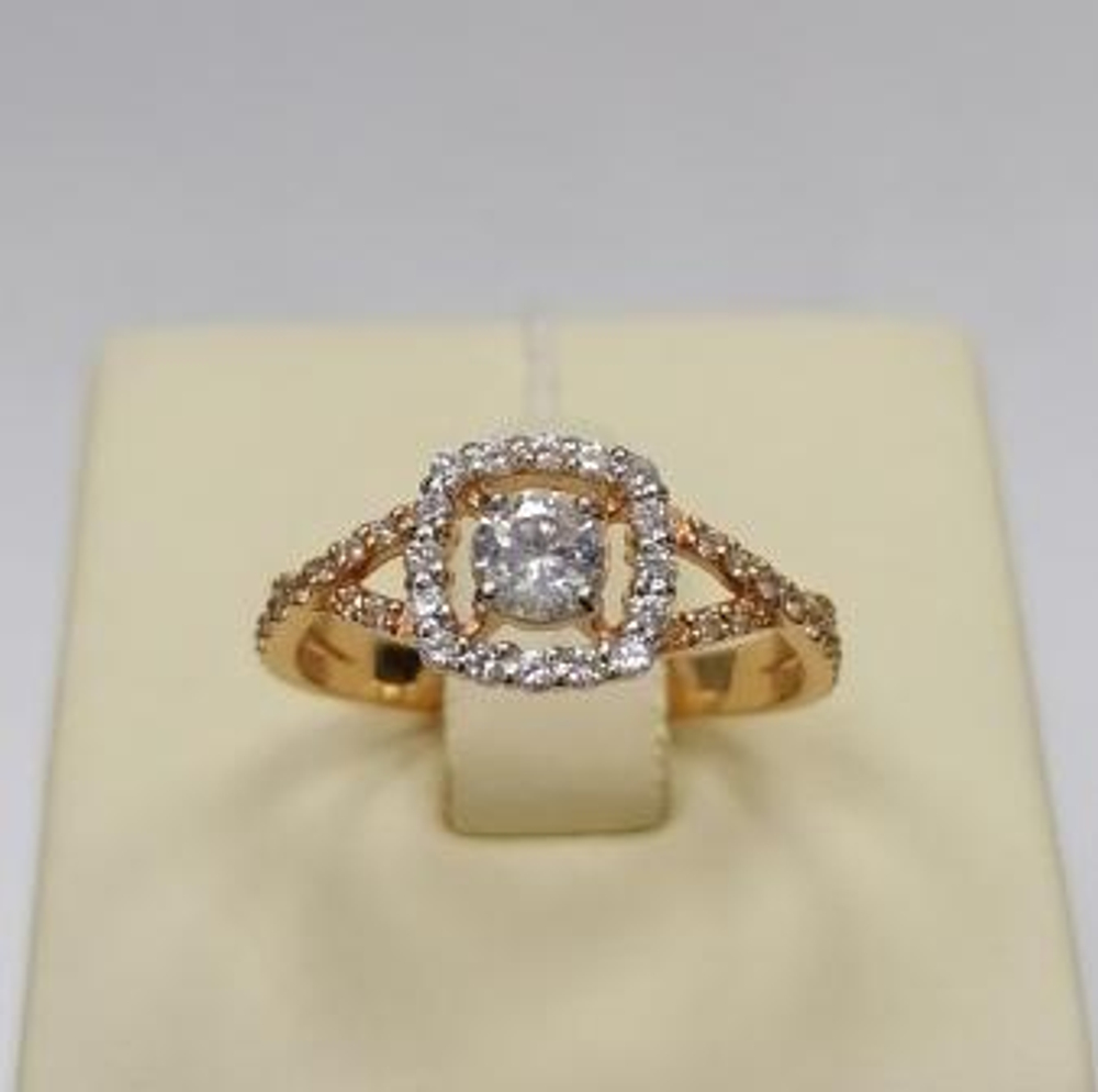 Кольцо из золота с фианитами