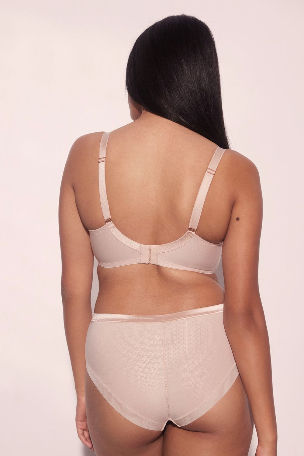 Телесный бюстгальтер Diamante на косточках (Размер: 80G) (Цвет: телесный)