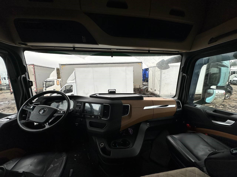 Shacman (Shaanxi) SX* 4x2 Седельный тягач SX4188YY381 (Дизельный, 12,5 л, 473 л.с., МТ)