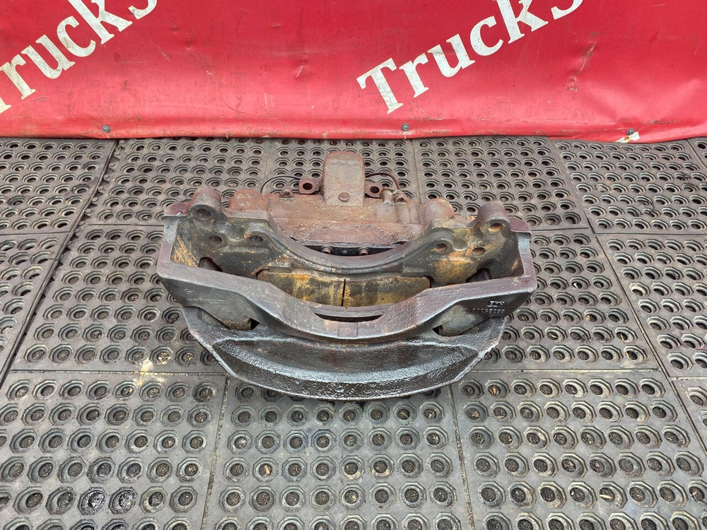 Суппорт передний правый