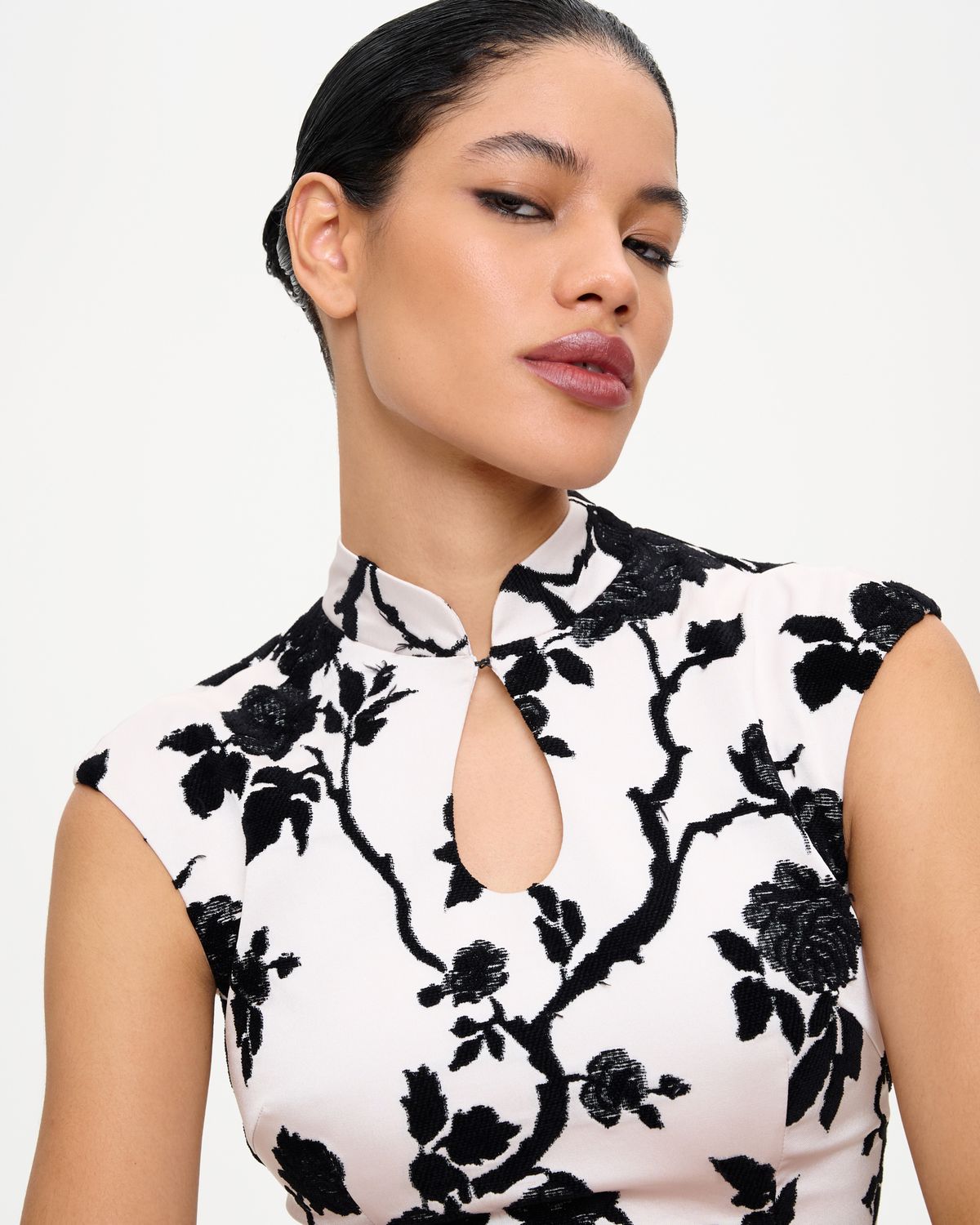 Топ из жакарда с завязками по спине