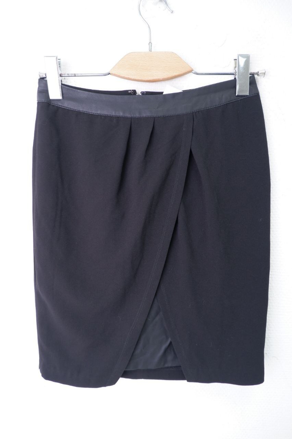 Юбка Flame черная классическая 42 размер