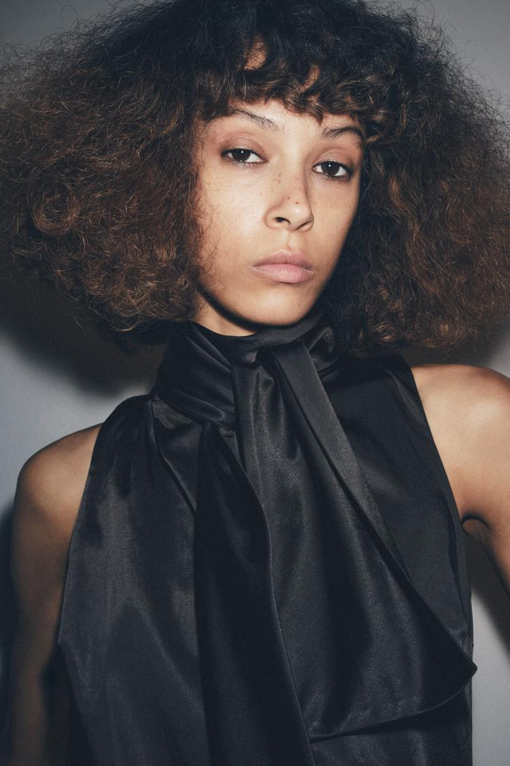 ZARA АТЛАСНЫЙ ТОП БЕЗ РУКАВОВ — ZW COLLECTION, ЧЕРНЫЙ