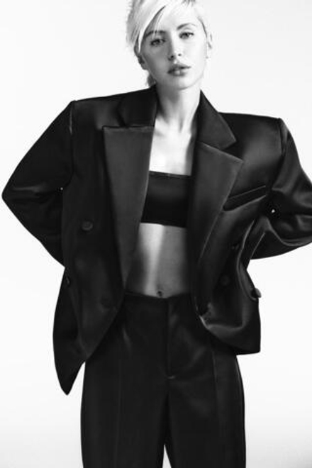 ZARA АТЛАСНЫЙ БЛЕЙЗЕР С КАРМАНАМИ, ЧЕРНЫЙ