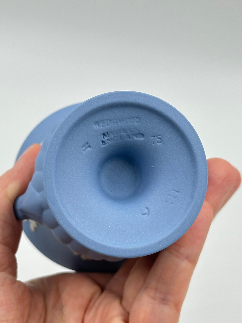 Ваза голубая Wedgwood