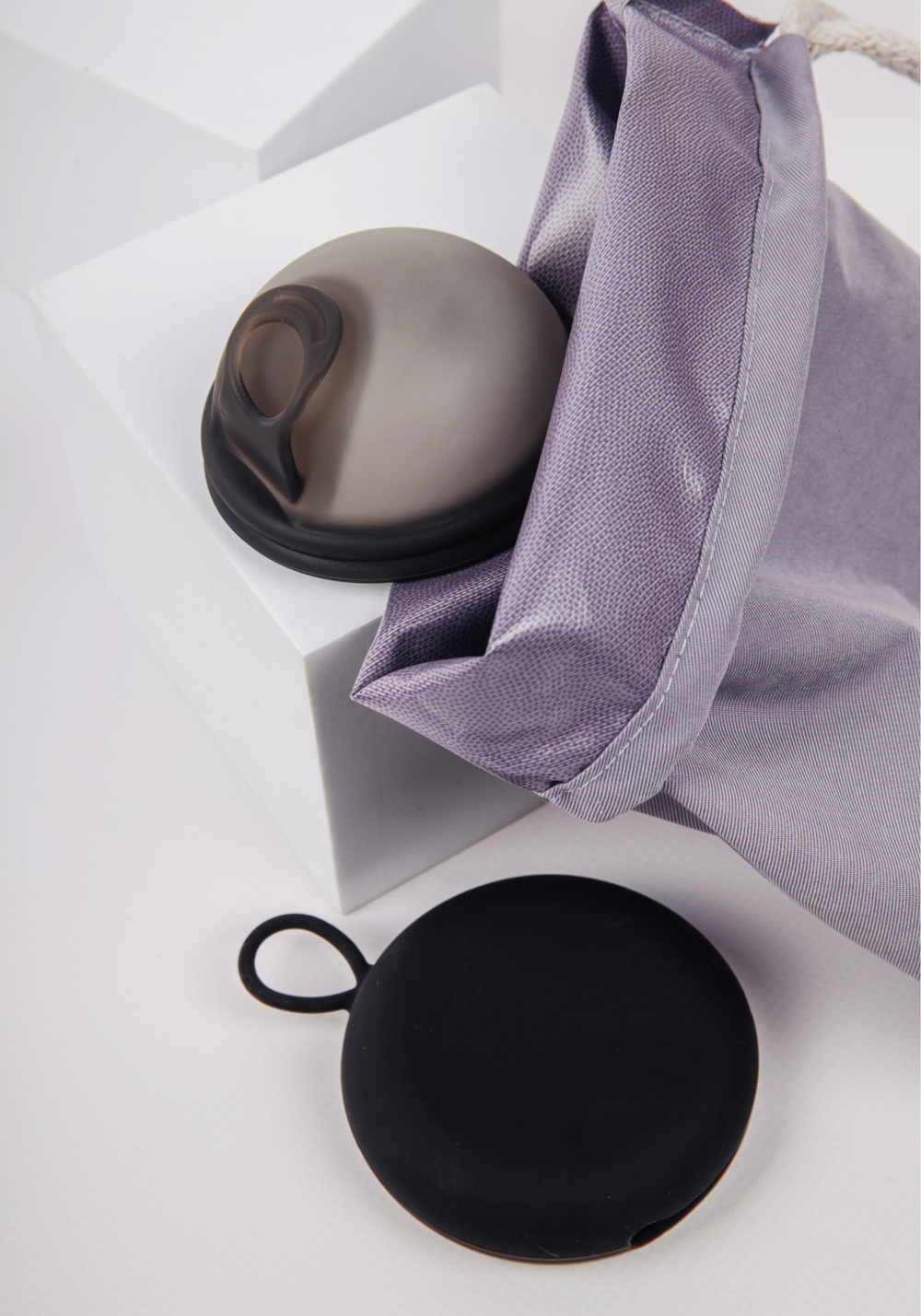 Менструальный диск с петлей для извлечения