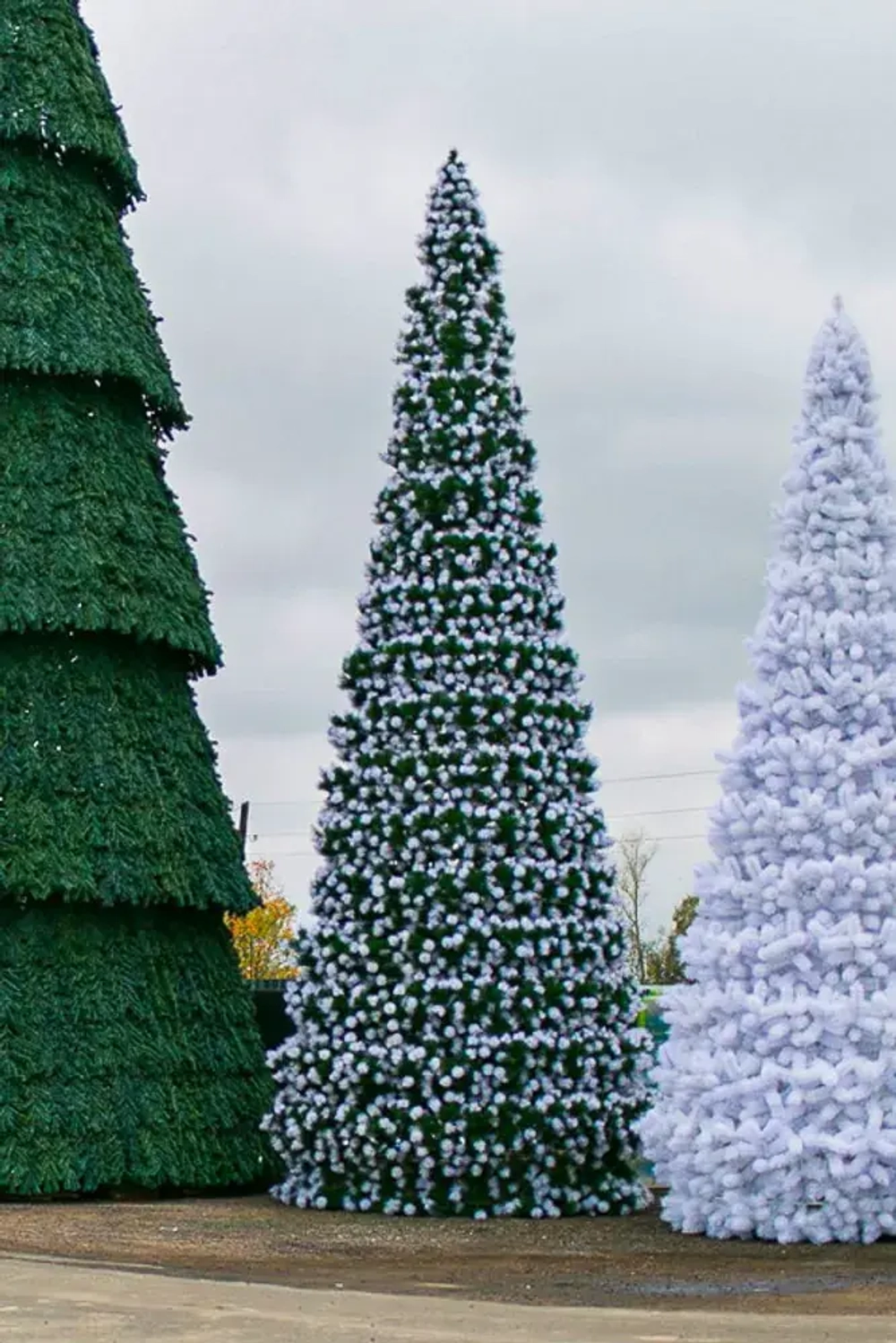 Уличная сосна Евро-2 зеленая c белыми кончиками 30 м., каркасная, Леска, Green Trees (GT30EVLESWK)