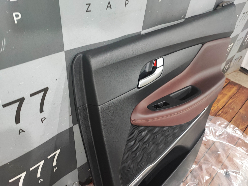 Обшивка задней двери Hyundai Santa Fe 4 Б/У Оригинал 83308S1250VGD