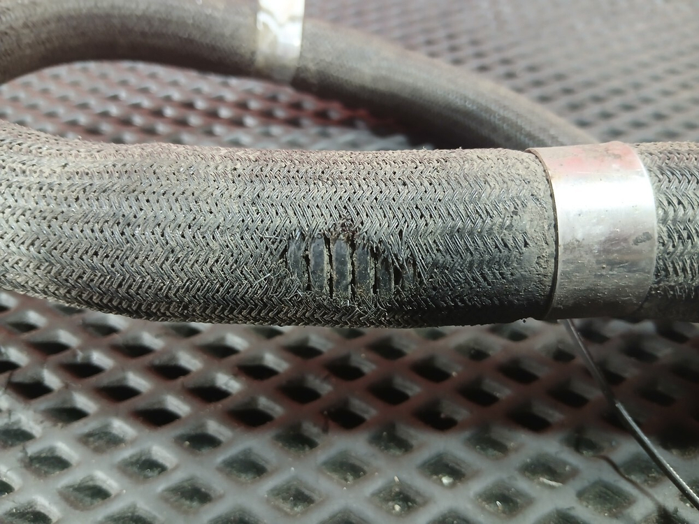 Маслозаливная горловина