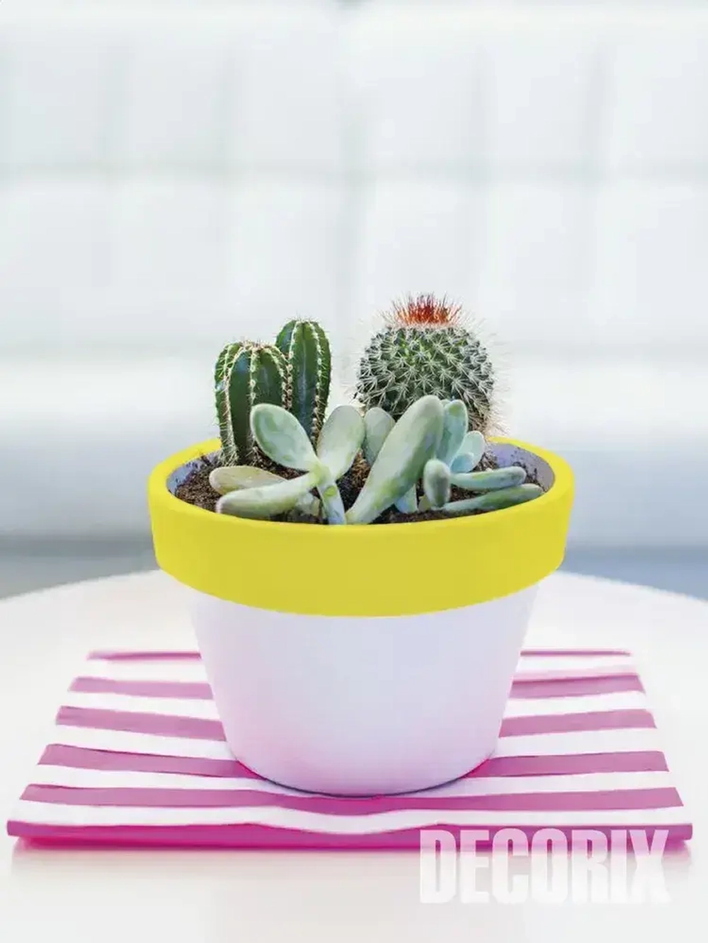 Краска аэрозольная желтая флуоресцентная матовая DECORIX - эмаль акриловая в баллончике для любых поверхностей 520 мл