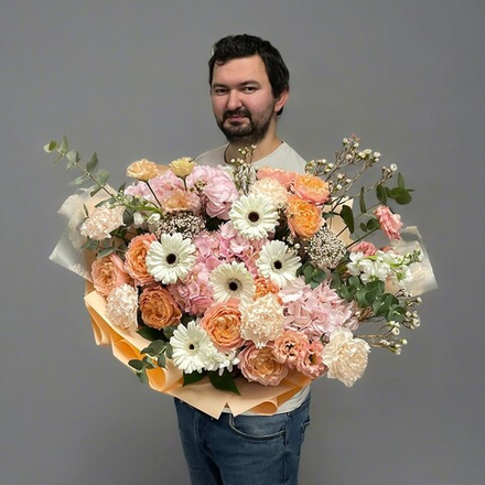 Купить Букет цветов «‎Персиковое счастье»