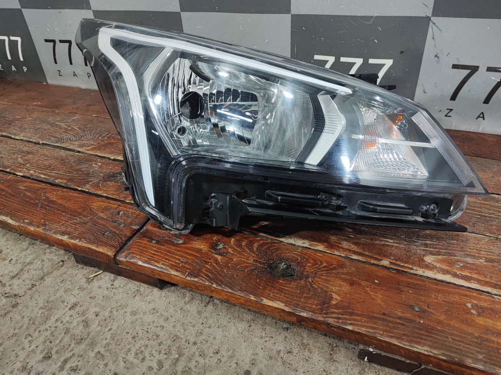 Фара правая галоген Kia Rio 4 (FB) 20-нв Б/У Оригинал 92102H0500