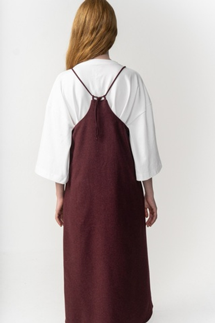 Платье на бретелях из бордовой шерсти