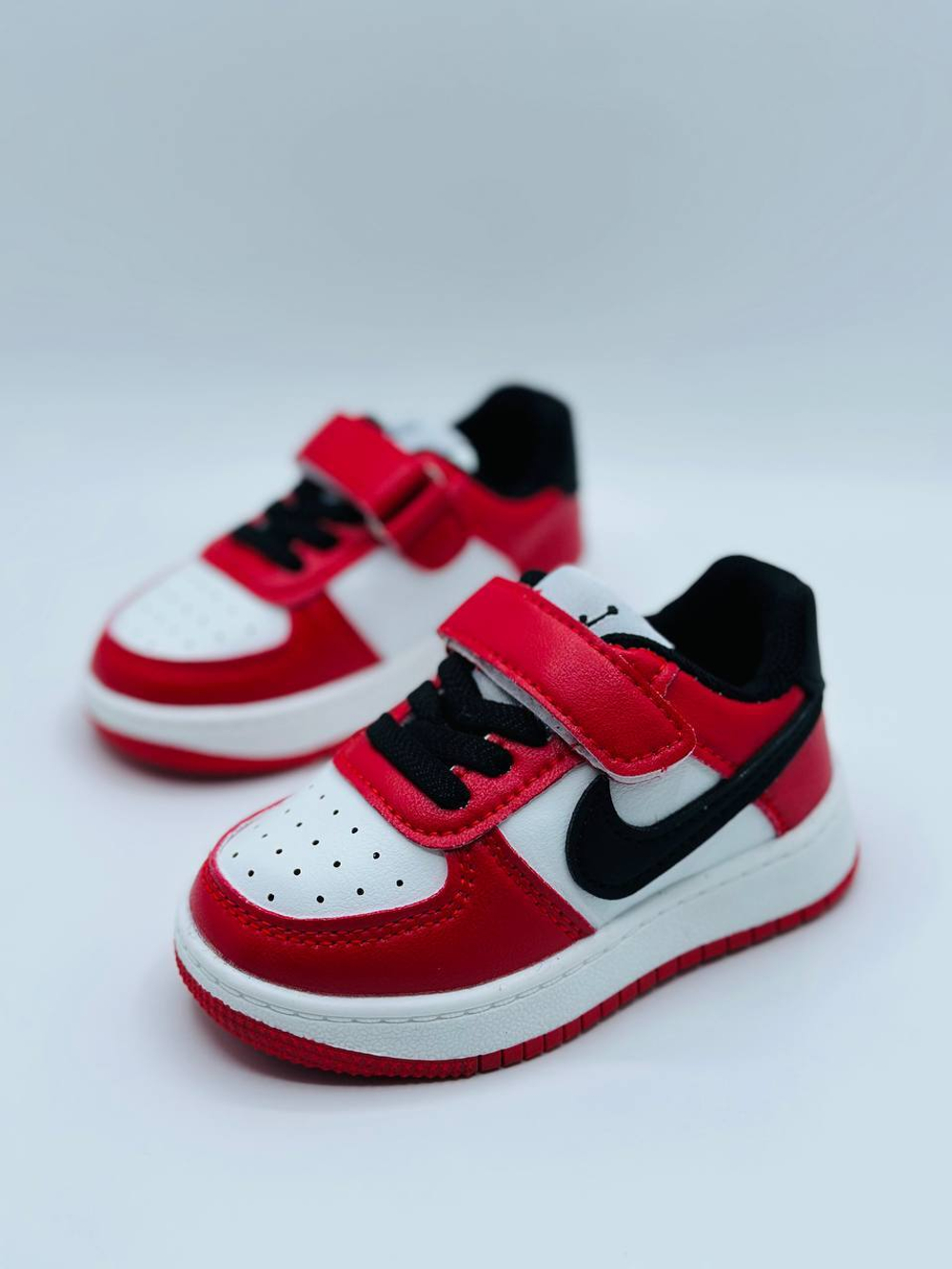 Кроссовки для мальчиков Nike Air Jordan Kids