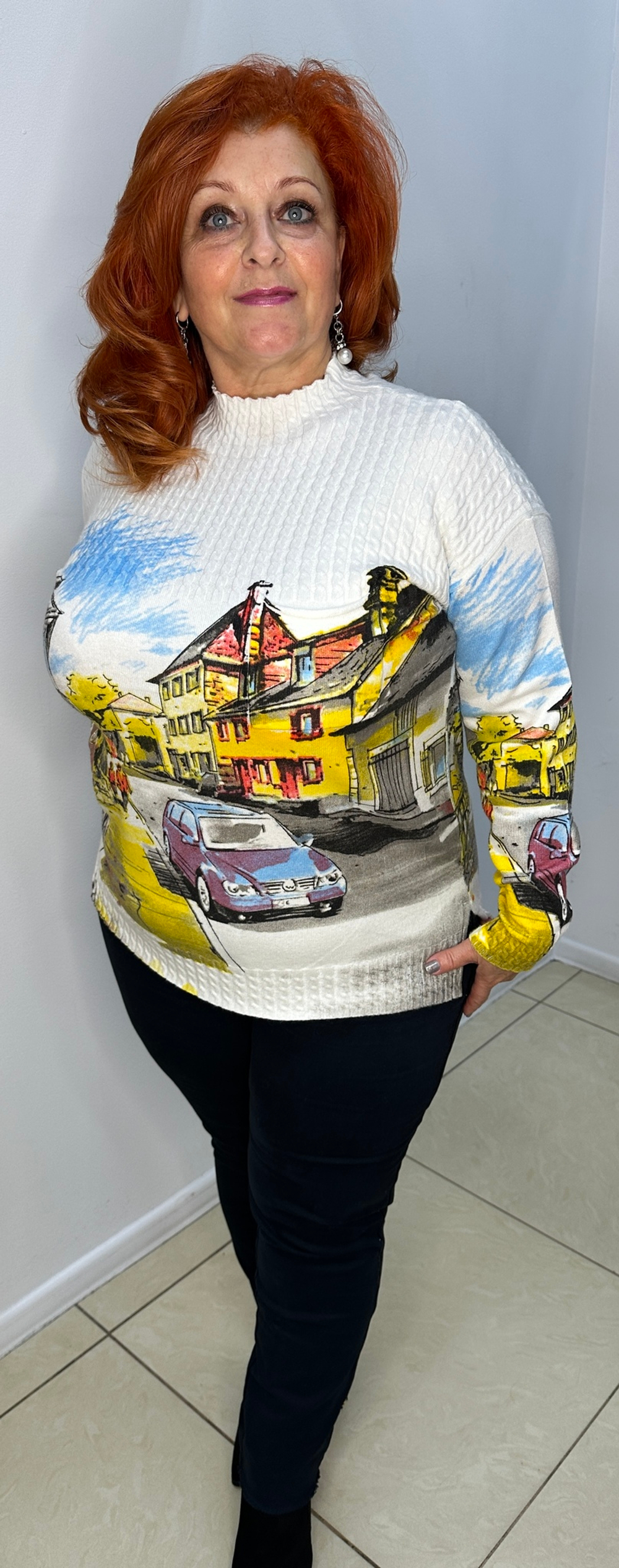 Цветной джемпер с закрытым горлом и мелкой "косичкой"