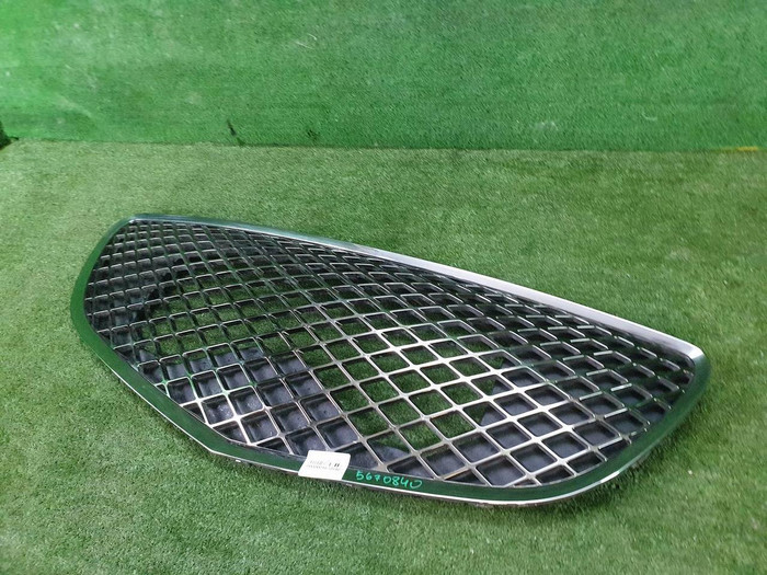 Решетка радиатора Genesis GV70 (2020-н.в.)