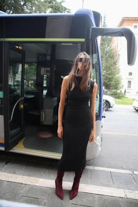ZARA ДЛИННОЕ ПЛАТЬЕ ИЗ РЕЛЬЕФНОЙ ТКАНИ С УЗЛОМ, ЧЕРНЫЙ