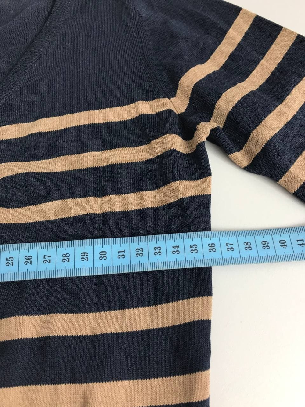 Джемпер на пуговицах 44 размер