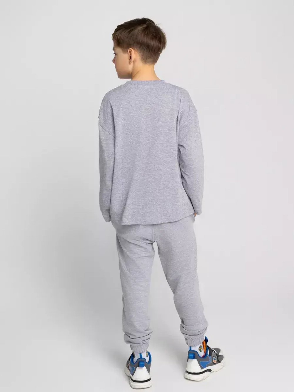 Спортивный костюм для мальчика в школу