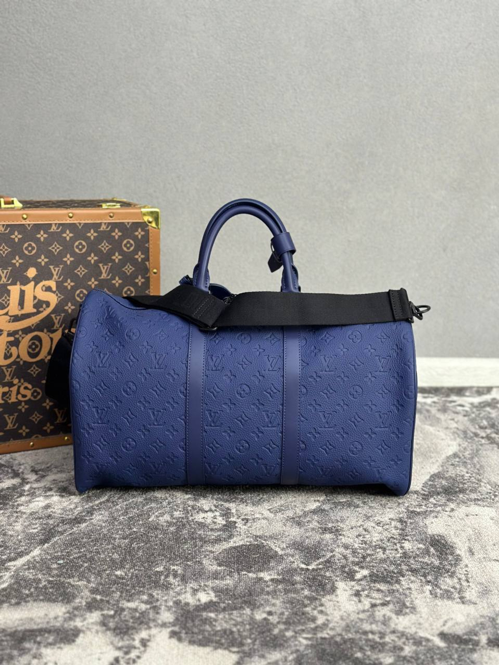 Сумка-мессенджер Louis Vuitton