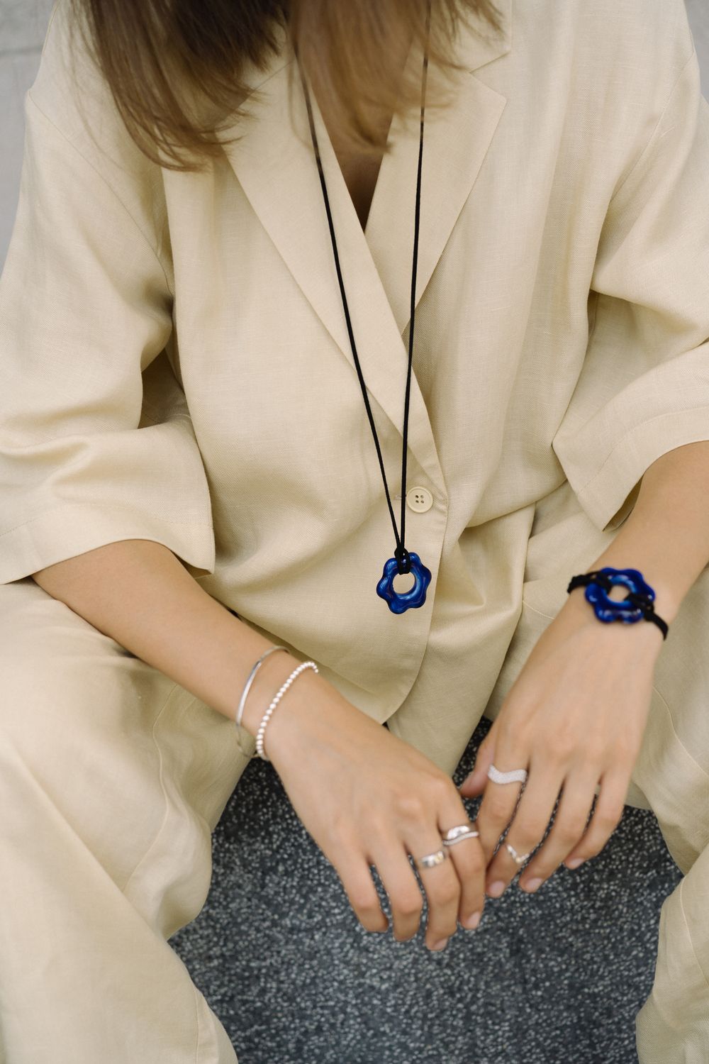 Подвес Цветок maxi на шнурке, синий, керамика