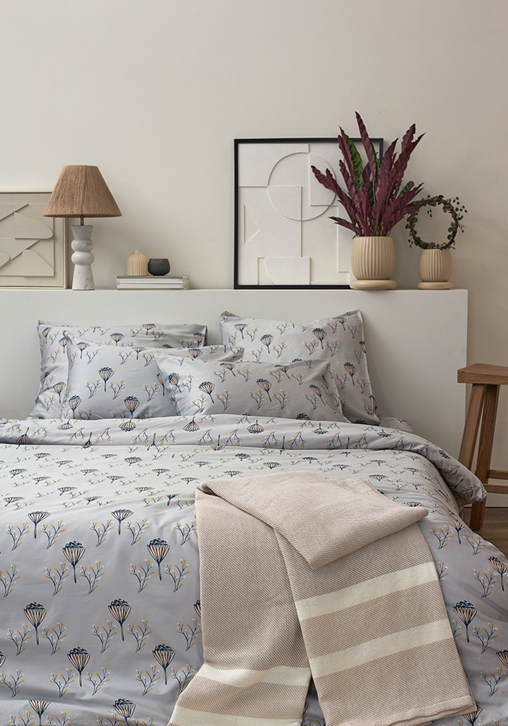 Комплект постельного белья "Полевые цветы" из премиального сатина из коллекции russian north, 200х220 см