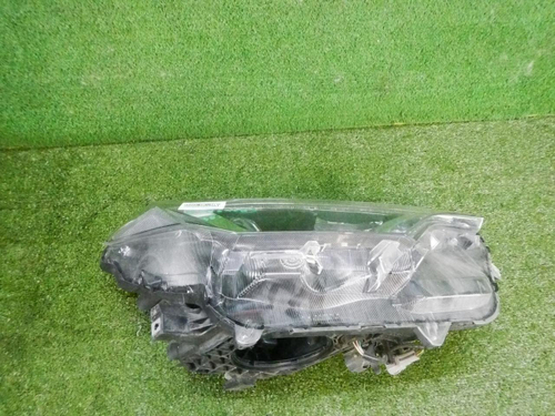 Фара правая Toyota RAV4 4 CA40 (2015-2019) LED