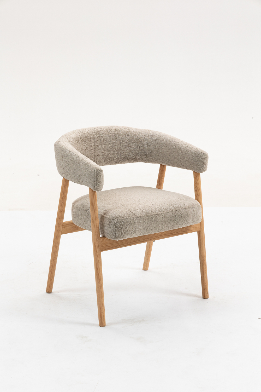 Стул обеденный Zubo с деревянными ножками бежевый