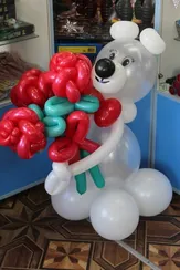 Мишка с розами