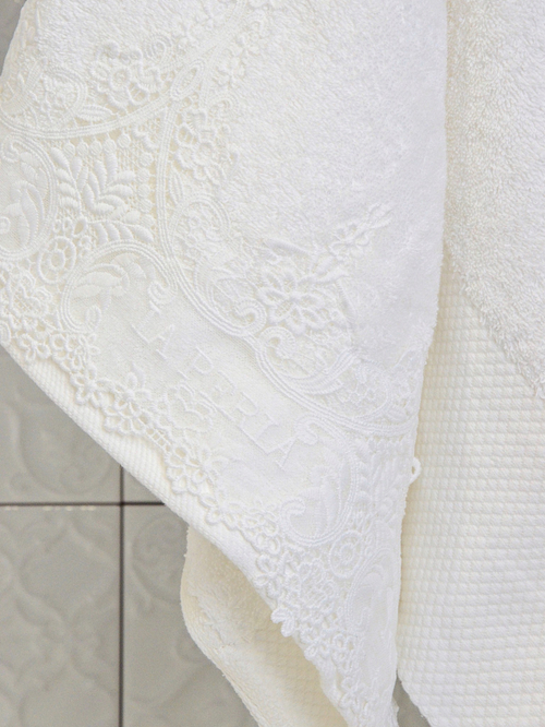 Полотенце с кружевной отделкой 50х90 | белый