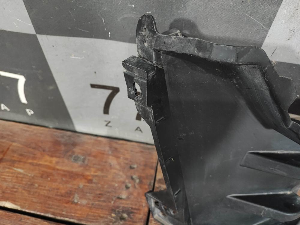 Воздуховод переднего бампера Changan UNI-V 22-нв Б/У Оригинал 2803335DE01