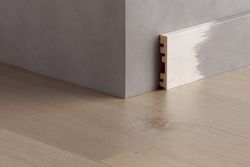 Плинтус Pergo высокий прямой Дуб Барнхаус, 77x2400 мм