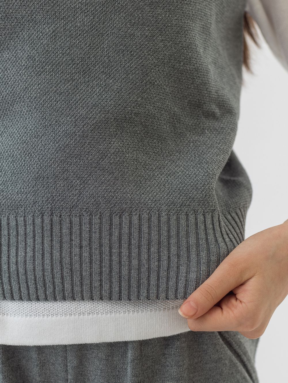 Жилет серый для девочки арт. АТ931