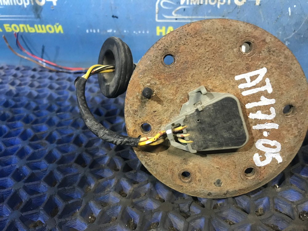 Датчик уровня топлива TOYOTA CARINA 1990