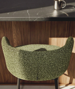 Барный стул Ciselia из темно-зеленого шенилла с ножками из черной стали