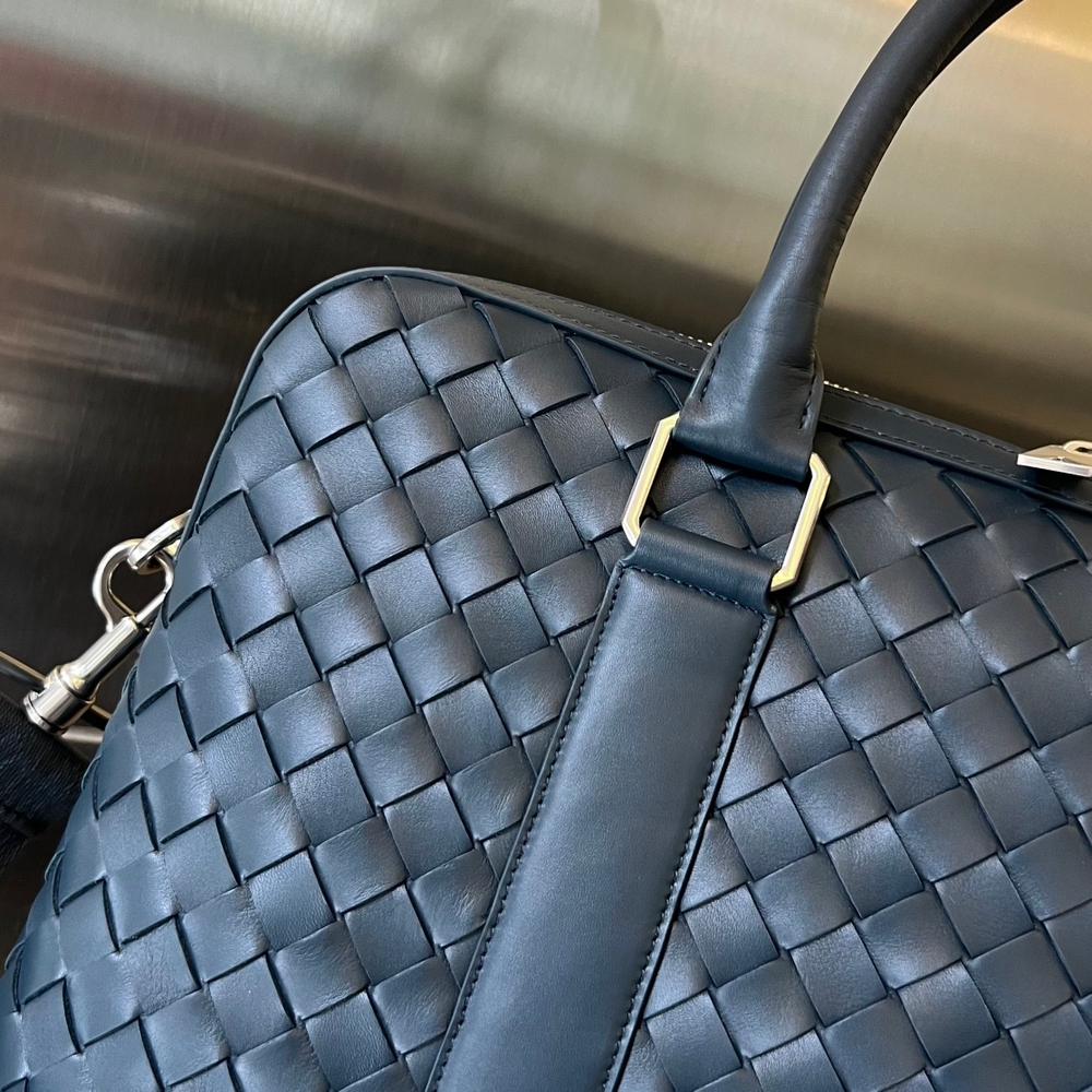 Bottega Veneta Slim Briefcase 36 cm